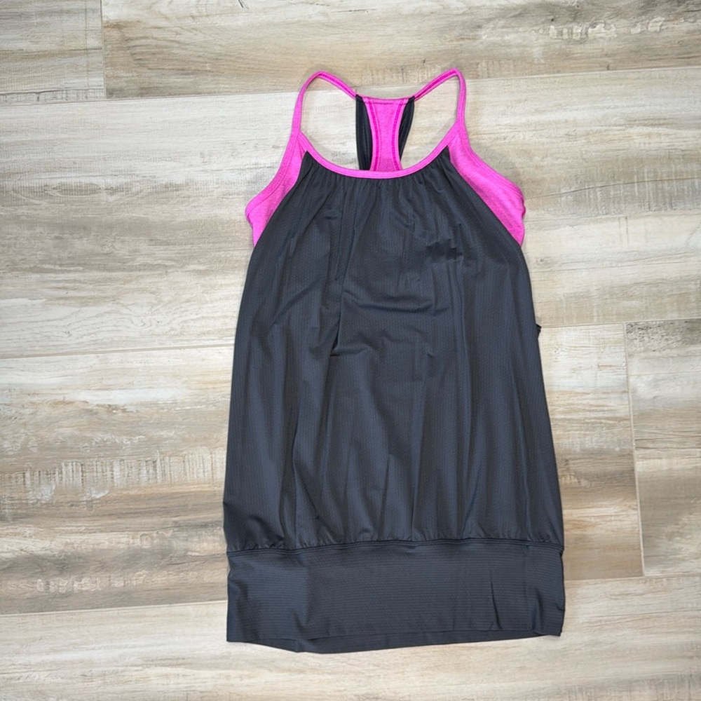lululemon Athletica No Limit Tank, size 6 *NWOT*